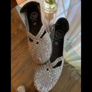 Heal USA Silver Stretch Flats